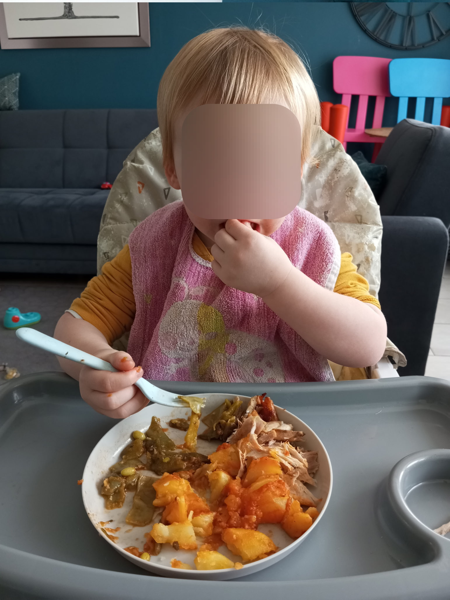 Repas à la table haute